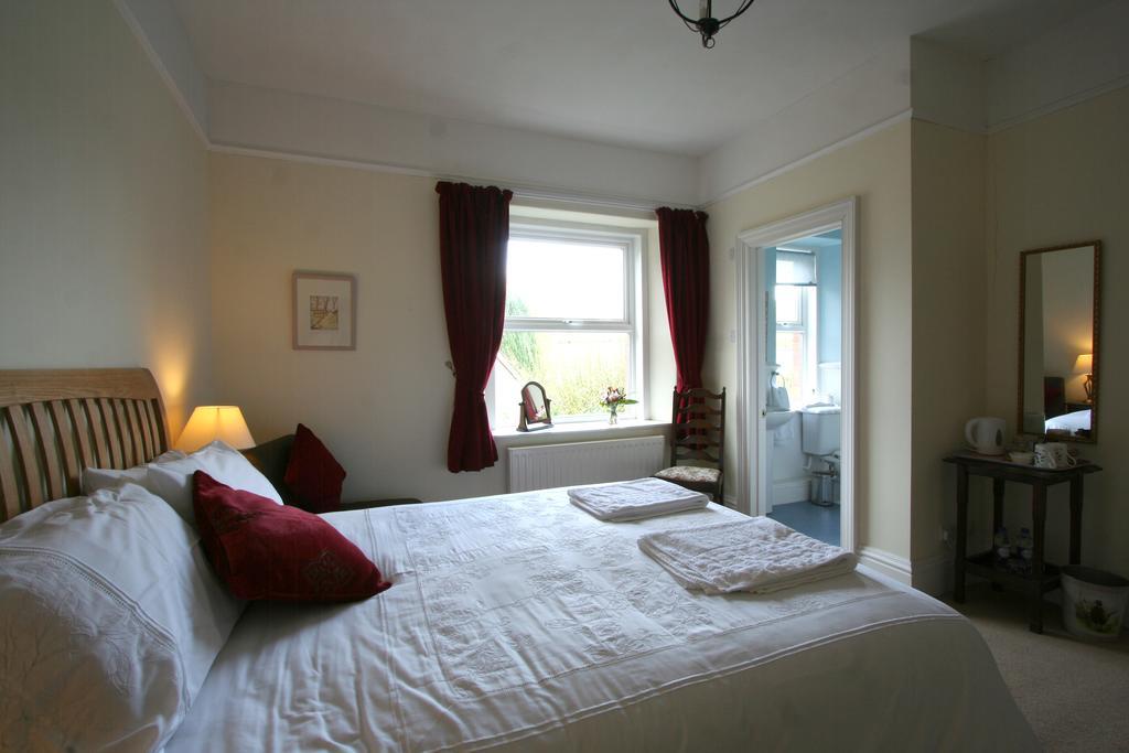 Weston House Bed & Breakfast Bampton  ภายนอก รูปภาพ