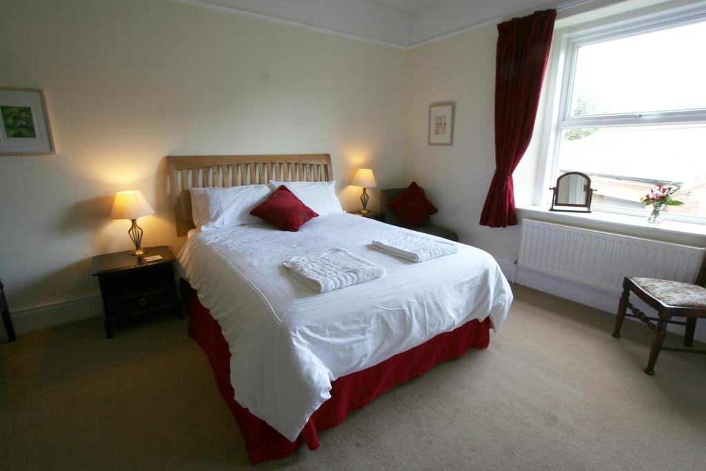 Weston House Bed & Breakfast Bampton  ภายนอก รูปภาพ
